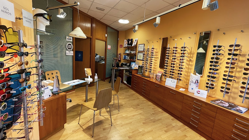 Directorio de ópticas - Óptica Quevedos En Cabezón De La Sal, Cantabria